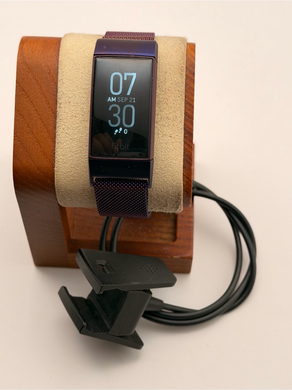 Fitbit Charge 4, excellent, Tested, Mesh Band, Charger, Purple, Smartwatch